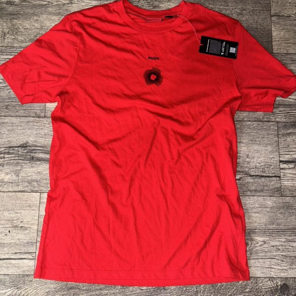 Hugo Boss Men's Red T-shirt