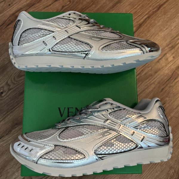 Bottega Veneta Men's Silver and Grey Trainers