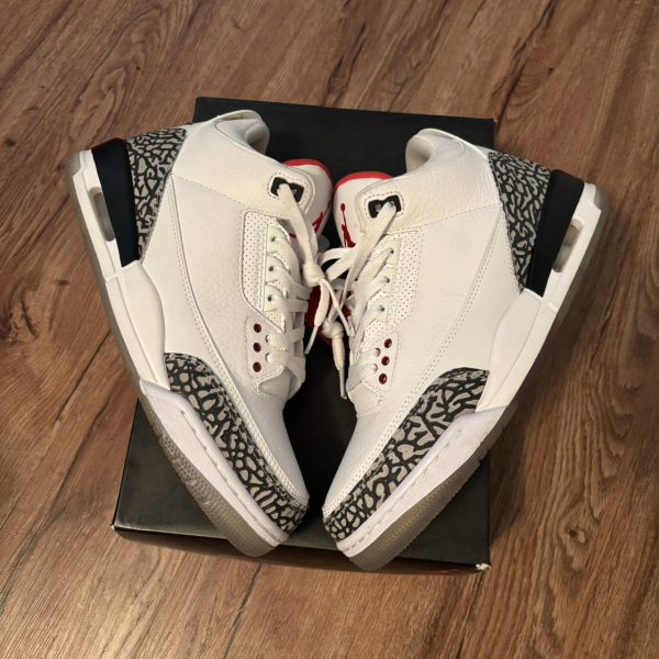 Jordan Men's White and Cream Trainers