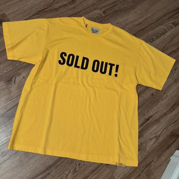 Gallery Dept. Men's Yellow T-shirt