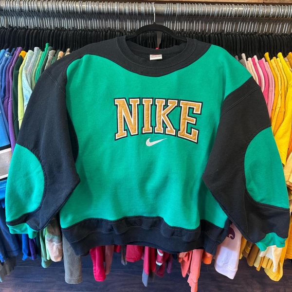 Nike Men's Black and Green Sweatshirt