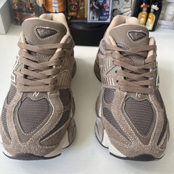 New Balance Women's Brown and Tan Trainers