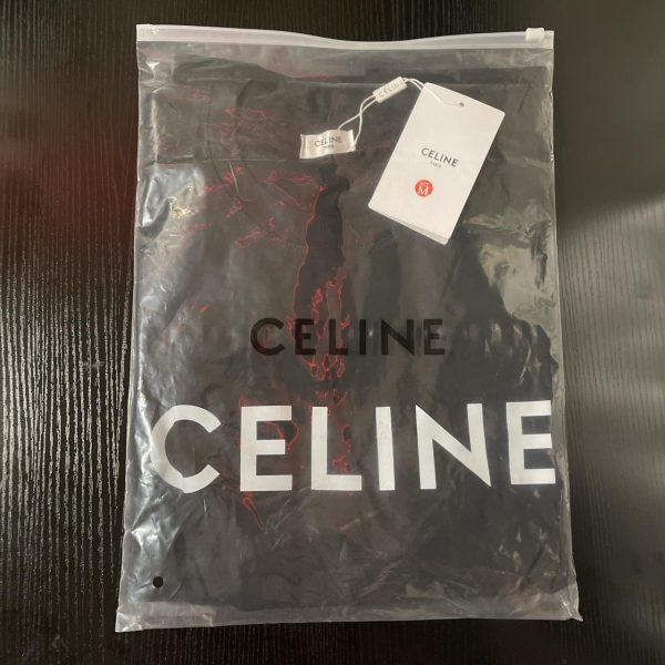Men's Black and Red T-shirt