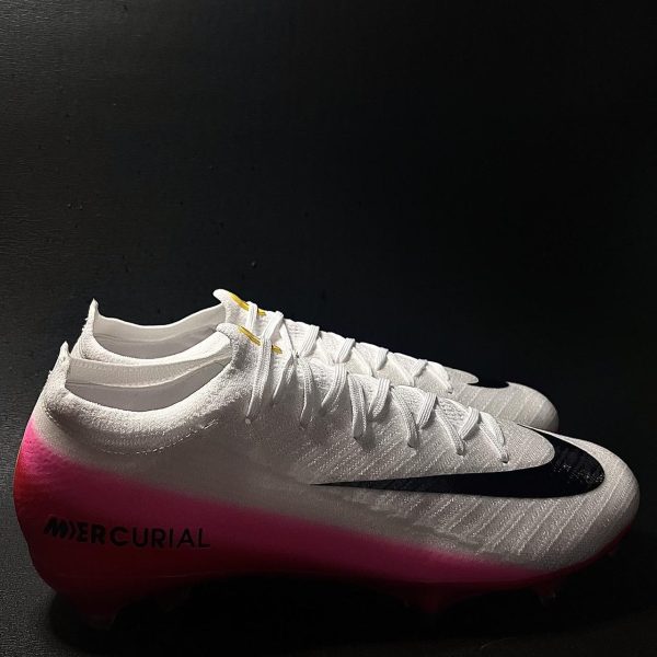 Nike Men's White and Red Footwear