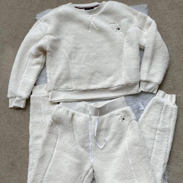 Tommy Hilfiger Women's White and Cream Sweatshirt