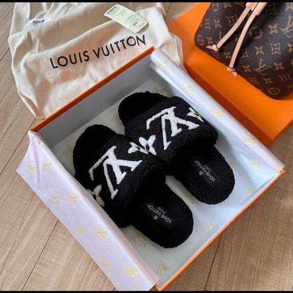 Louis Vuitton Men's Black Slippers